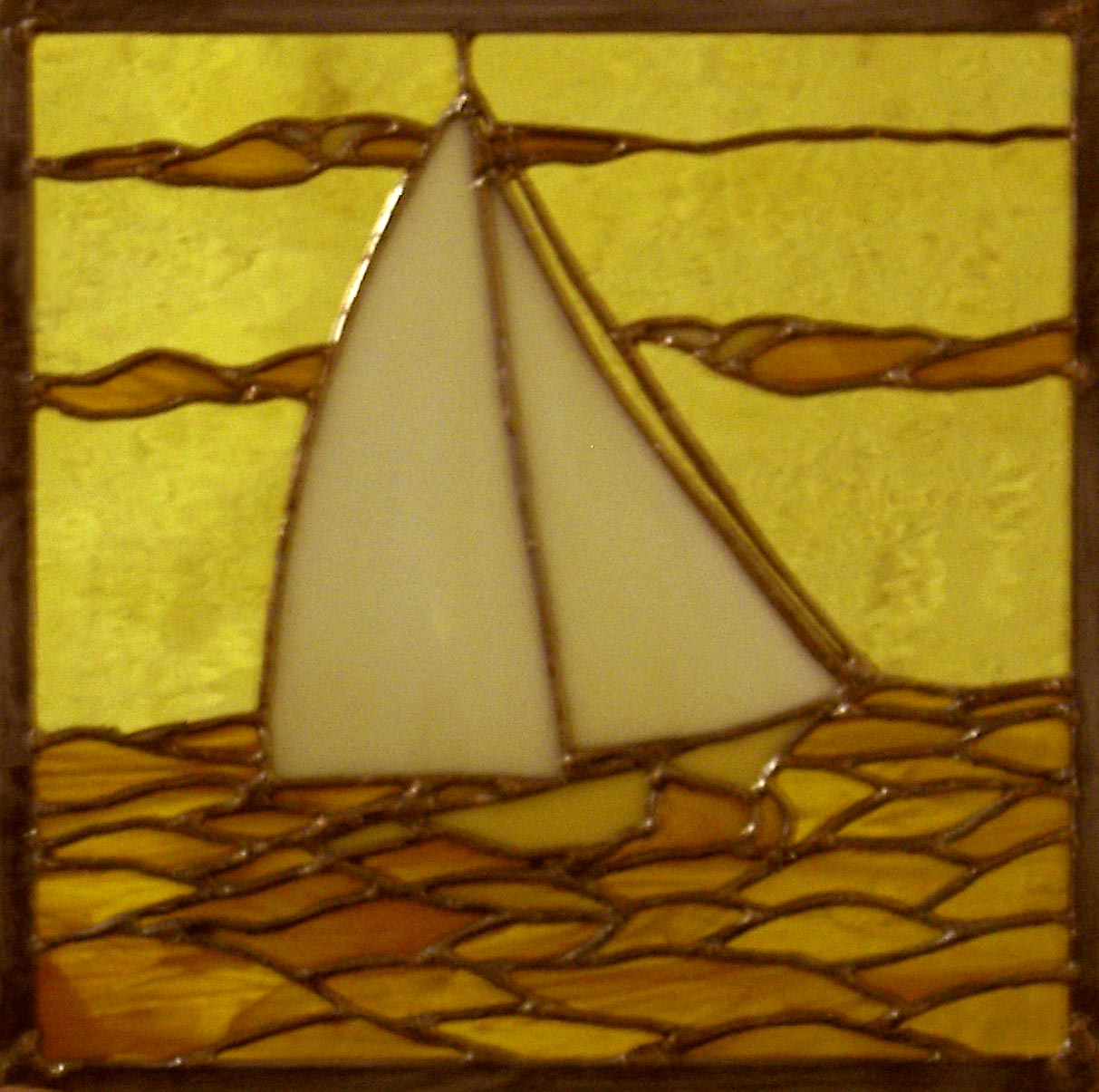 Tiffany Glaskunst Sgeelschiff in Gelb